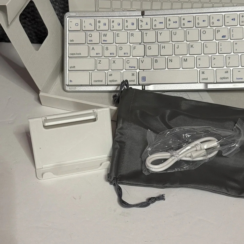 SODI Wireless Foldable Keyboard compatible with macOS, iOS, Windows, and Android